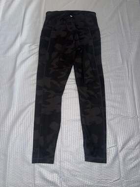 Yogalicious Lux High-Rise Black Camo Pocket Leggings